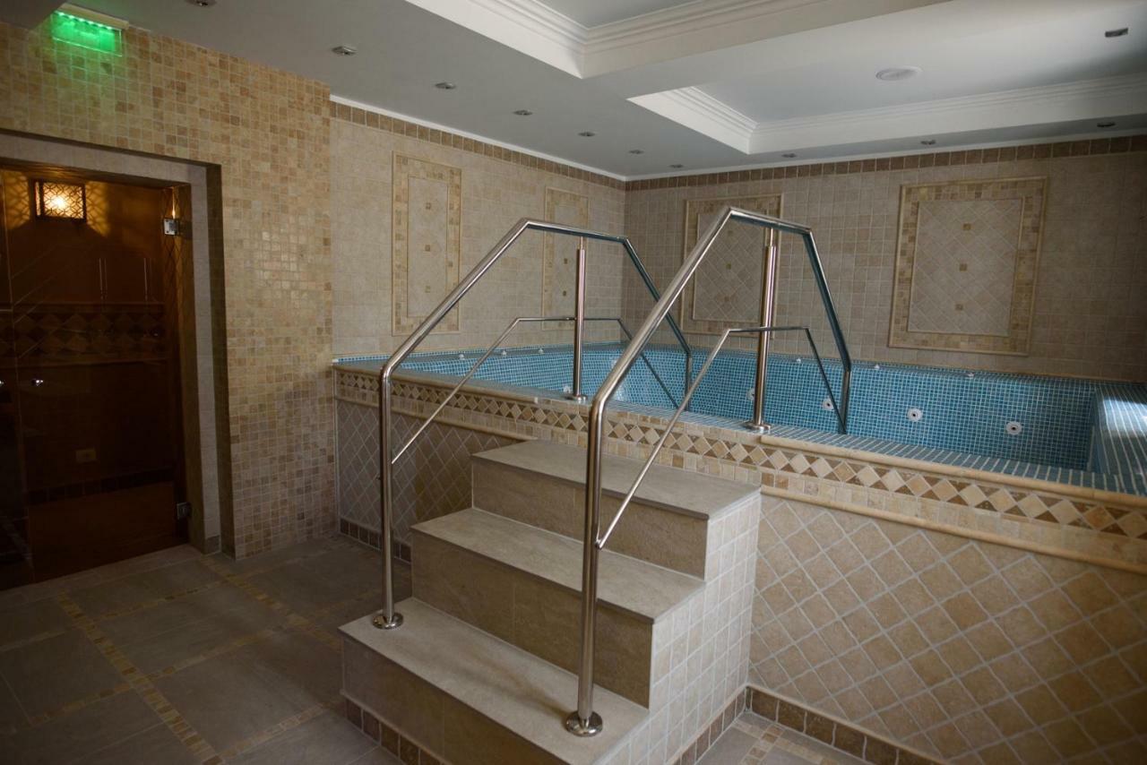 Hotel Versay Băile Herculane Esterno foto