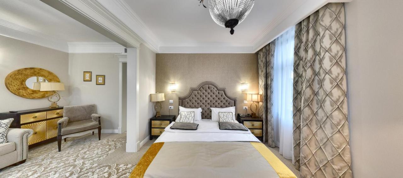 Hotel Versay Băile Herculane Esterno foto